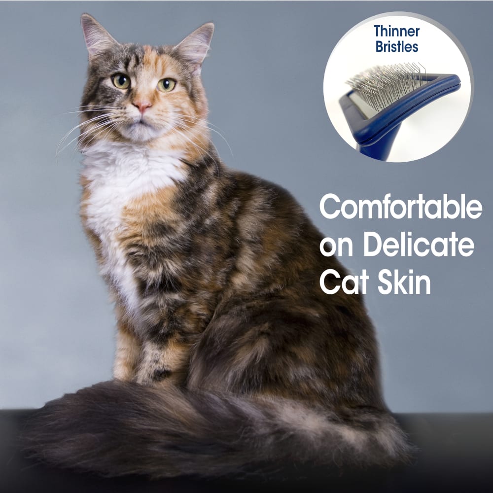045663113407-fourpaws-comfort-grip-cat-slicker-brush-lifestyle