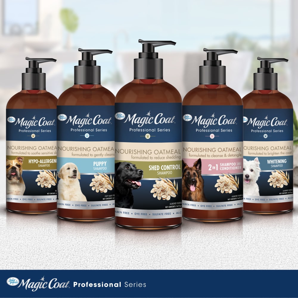 045663976002-fourpaws-hypoallergenicproshampoo-familyshot